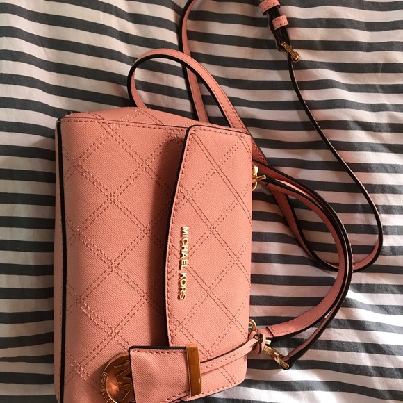 Mk Purse - Picture 2 of 6